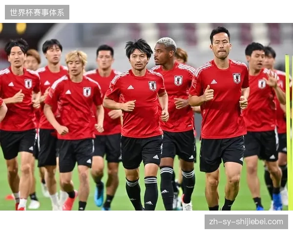 日本队需在小组赛阶段尽快适应裁判，为淘汰赛挑战更强对手积累经验
